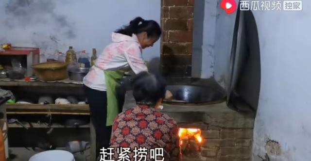 犟媳妇和婆婆做大锅菜,一家人吃的真过瘾