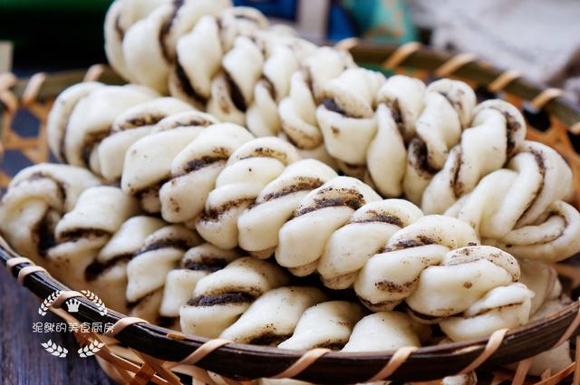 又香又甜的花卷，松软好吃，发酵一次就做好，网友：想吃