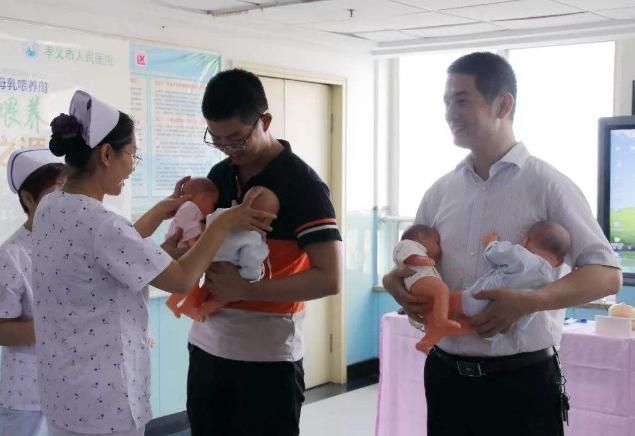 #你的育儿经#产后母乳太多不想浪费，宝妈私自做主“犒劳”丈夫，医生：太胡闹