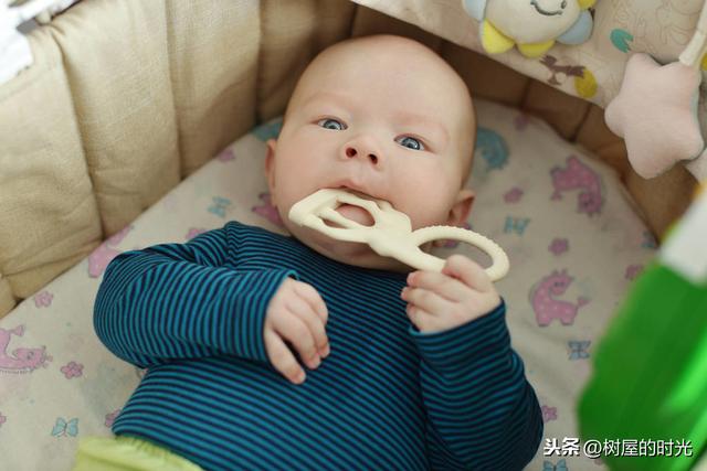 [你的育儿经]宝宝睡觉磨牙是什么原因？家长要注意了，原因可能不是一种
