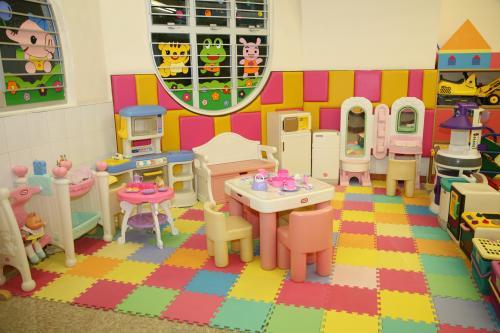 【你的育儿经】幼儿园“神兽”再不开学，崩溃的是家长，“没饭吃”的是幼师！
