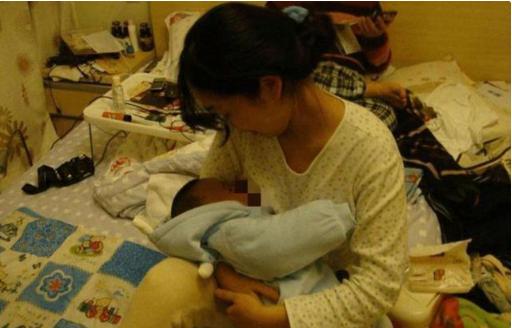 超级宝妈■“大家别学我生二胎”40岁宝妈凌晨朋友圈哭诉,原因让人泪目