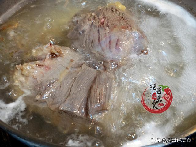 酱牛肉，记得“1腌2煮2泡”窍门，牛肉软烂鲜香，有嚼劲缩水少