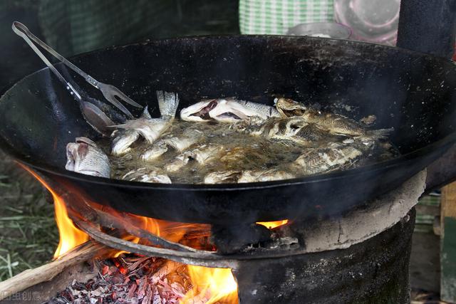 吃鱼时，鱼身上的这3个部位要去掉，不用料酒也没腥味
