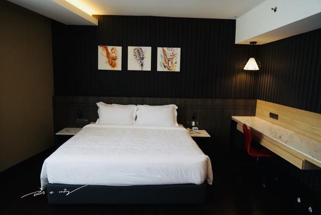 [旅行柚子君]马来西亚酒店房间出现“神秘”小箭头，中国游客：这是怎么用的？