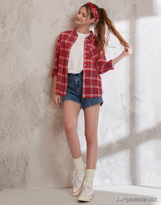 最时尚觉得穿格子衬衫太古板了吗？这样穿，青春显活力哦
