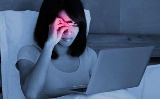 你的育儿经▲宝宝的手像个“鸡爪”,医生说出原因,婆婆当场怒了
