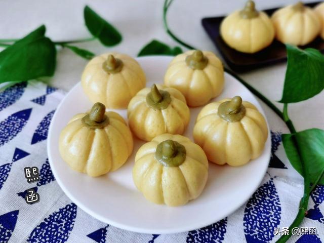 用南瓜做小馒头，只需1次醒发，香甜暄软有筋道，好看好吃还简单
