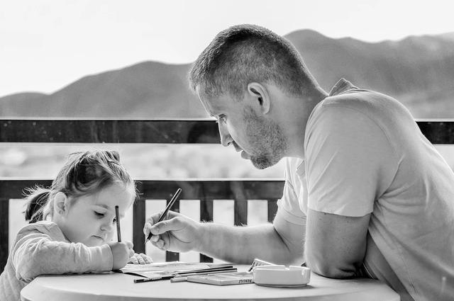 “妈”系成语和“爸”系成语，家长看后感慨又气愤，这也太真实