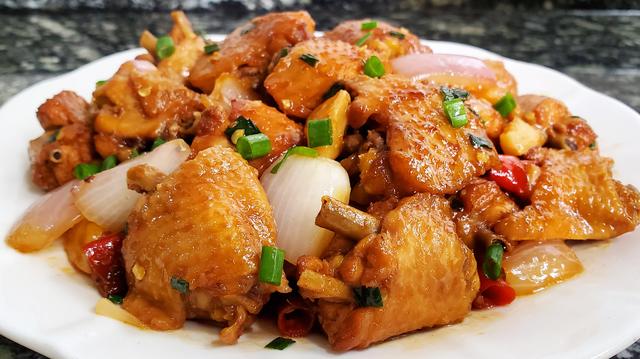 百吃不厌！教你营养好吃的酱香鸡肉，咸香美味又解馋下饭，很过瘾