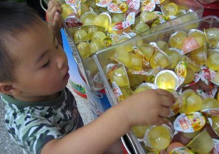 #超级宝妈#孩子被噎、被卡，可别再“抠”了，决定生死的5分钟方法一定要对