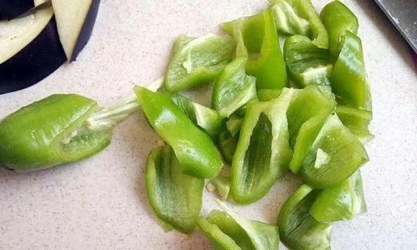 文字上的青年▲将这3种蔬菜放在一起炒，味道真不错，天天吃都不腻！