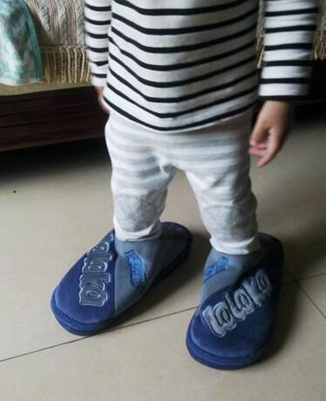 超级宝妈▲孩子总嚷嚷穿妈妈鞋和衣服，原来还有这些小心思，别再傻傻制止了