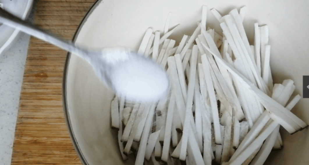 孜然炒面，家常的味道，温馨的味道！操作简单，推荐朋友们试试