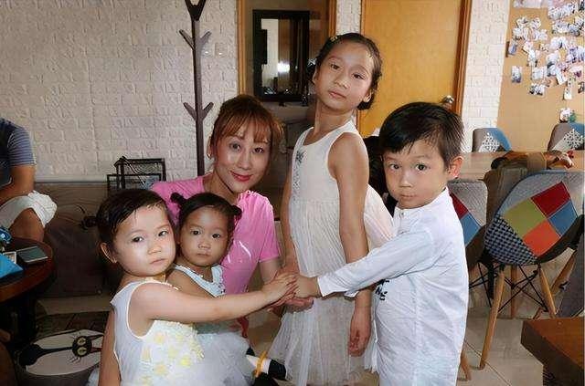 陈浩民老婆5年4次剖腹产，一次月子都没坐过，如今成这样让人唏嘘