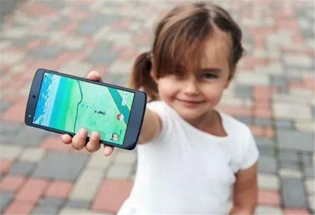 「你的育儿经」孩子6岁前能不能玩手机？父母了解“上瘾模型”，3招摆脱手机瘾