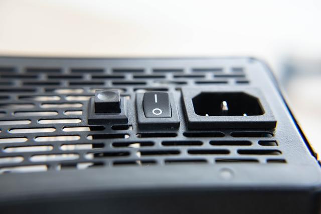 质保10年，买了绝对不亏，机箱里最值得投资的硬件，超频三七防芯