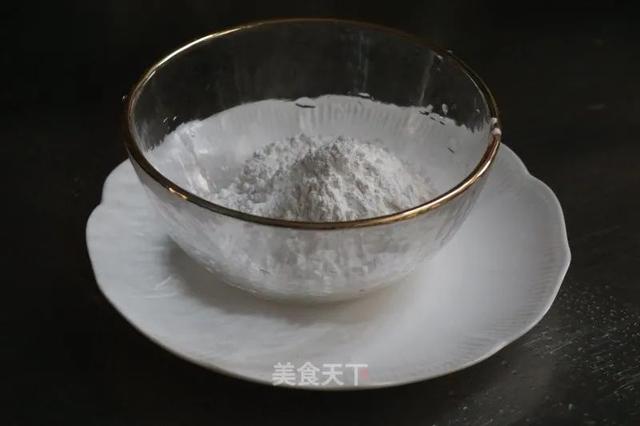 天气凉别再吃冷饮了，试试这道甜品吧！超级好吃又补气血哦