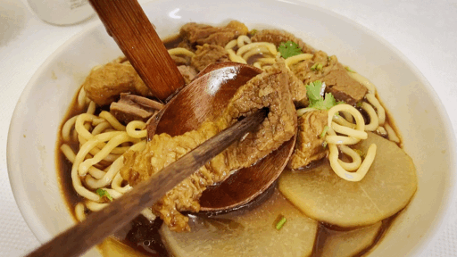 放开那块牛肉，交给电饭锅来