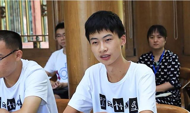 『超级宝妈』清华大学教授：别做“满分”父母，比起100分，60分的父母更优秀