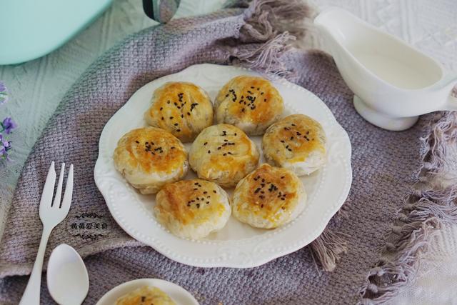 教你花样吃手抓饼，做法简单，酥到掉渣渣，烤上一锅秒光