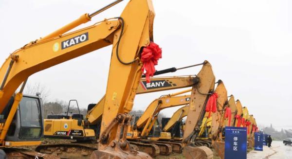 东湖|创纪录！3305.4亿