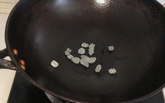豆腐试试这种新吃法，干香有味，一口一块很过瘾，比炖汤还好吃