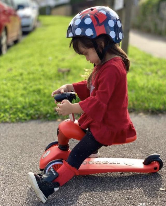 「超级宝妈」每天约有50名儿童死于交通事故，一个动作决定孩子生死