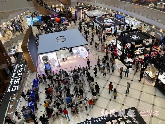 火“出圈”！上海这个商场，创直播新纪录