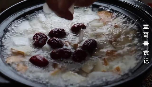 萝卜别再腌了，加2个雪梨，教你新做法，止咳化痰，全家都爱喝