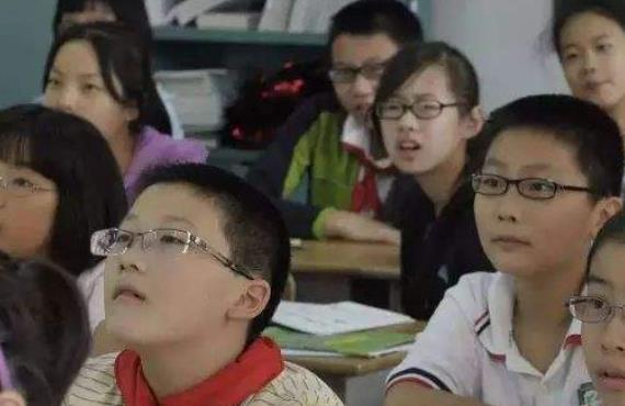 你的育儿经|孩子视力受损,多半是读不懂眼睛想“休息”的信号,家长要重视