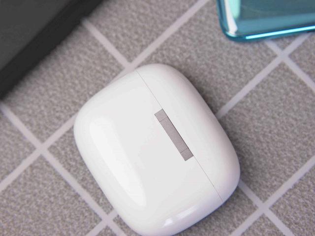 小米智米又来搅局，主动降噪蓝牙耳机被压到399，还带无线充电