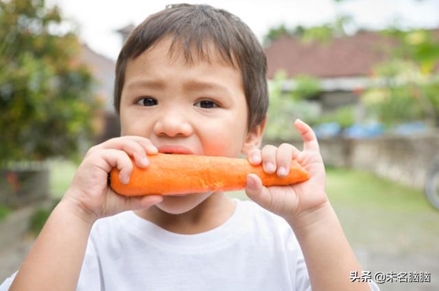 科学证明：这2种食物一起吃，能缓解老年痴呆症状