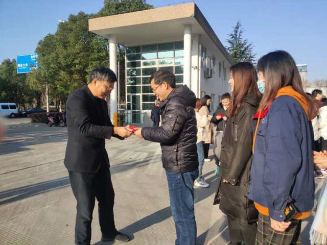 公司|#开工第一天#宁波这家企业开工典礼，庄重地升起国旗