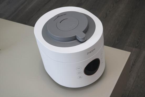 是电饭煲又是压力锅，臻米FY1技多不压身，让我爱上烹饪的感觉