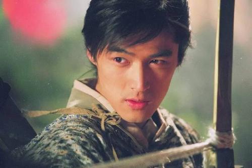 桃气十足|胡歌最爱的粉丝，本来是追胡歌的，一不小心把自己追成了明星