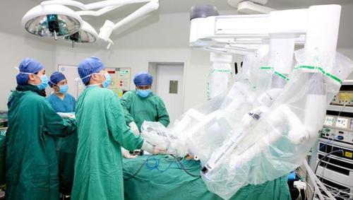 「光明网」海南省首例第四代达芬奇机器人手术顺利完成