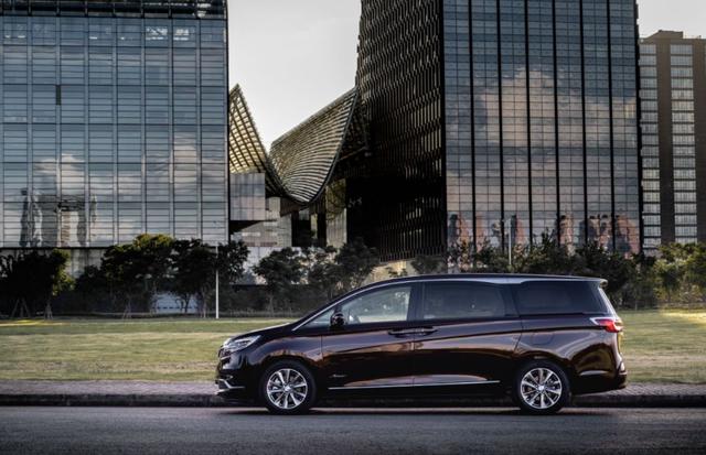 新车|封面测试｜上汽通用温馨提示：你预定的GL8艾维亚升头等舱了，请带好行李随时优先登机