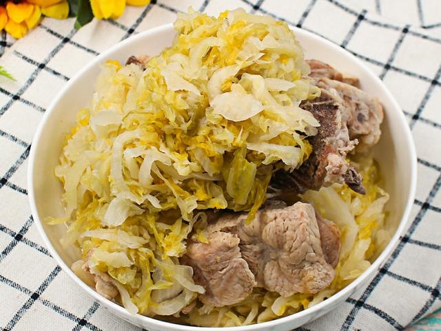 不管腌什么酸菜，牢记3个窍门，酸菜不烂不发霉，越放越好吃