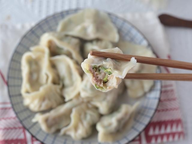 冬天饺子最爱这个馅，比韭菜香多了，一口一个吃不停嘴，特解馋