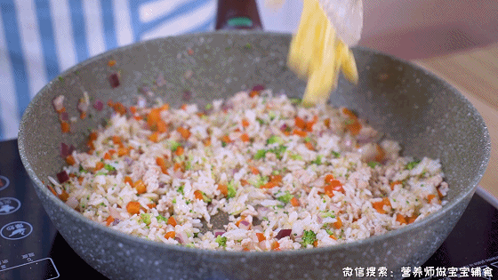 「超级宝妈」常吃这种缤纷餐，脆嫩不油腻，宝宝长得高长得快，还不贫血不挑食