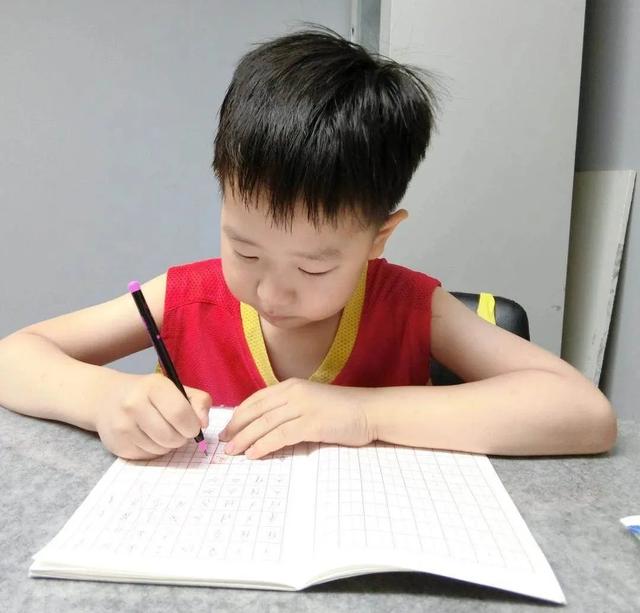 你的育儿经|致家长丨孩子练字方法在此，难得一见