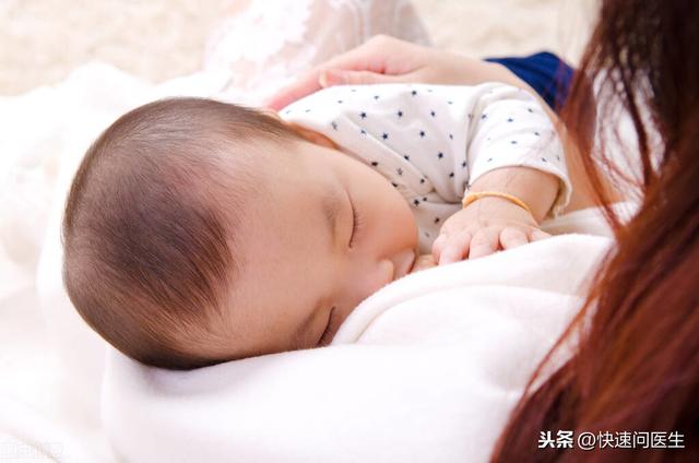 喂母乳和喂奶粉有什么不同？母乳喂养的2个优点，无可替代