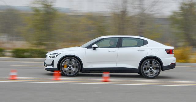 特斯拉的加价法则与极星2的减价法则，谁是30万级最佳选择