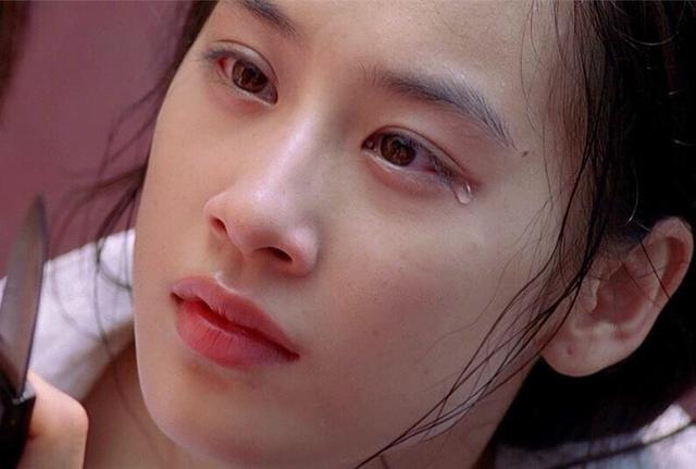 花开忆红颜|《乘风破浪的姐姐》,播了三期黄圣依被骂了三期,她得罪了谁