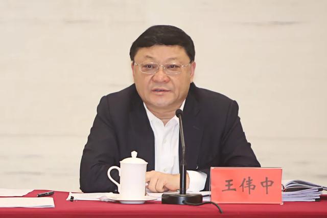 王伟中当选广东省省长