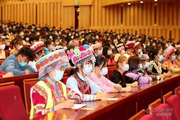 党史学习教育中央宣讲团宣讲报告会在昆举行 张宏志作