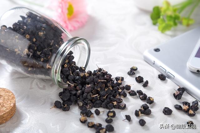 五脏|医圣·张仲景：若想养肾和护发，如此食补，则可免日后服药的苦恼？