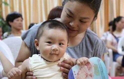 独自带大孩子，没老人帮忙的家庭日子过得如何？看看过来人怎么说