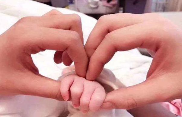 宝贝一家亲|为啥临产后会出现“翻胎”情况?医生的解释,解开了多年疑惑